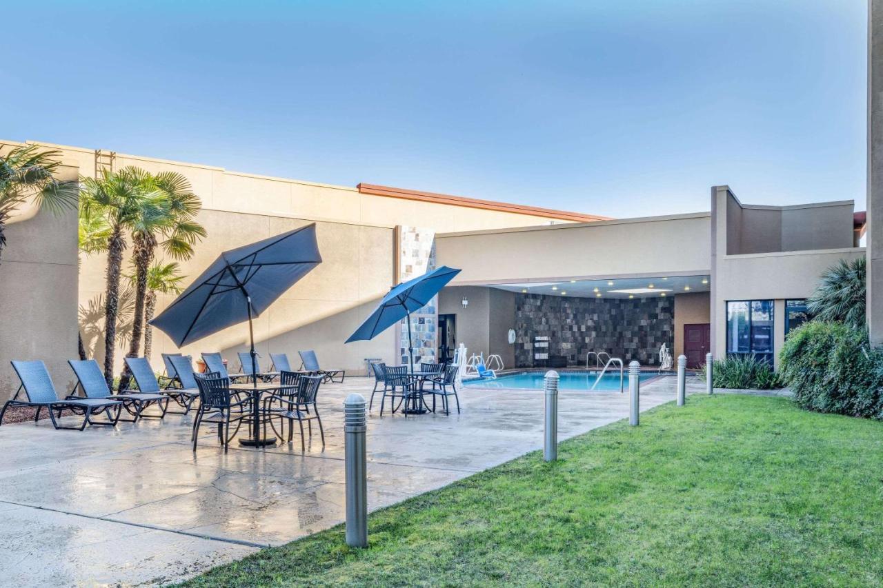 Wyndham Sacramento Hotell Carmichael Exteriör bild