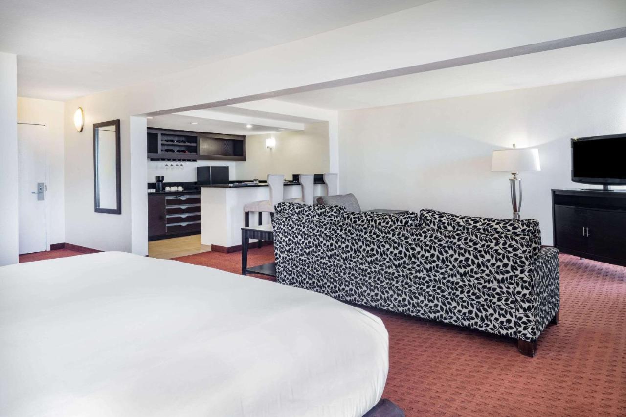 Wyndham Sacramento Hotell Carmichael Exteriör bild