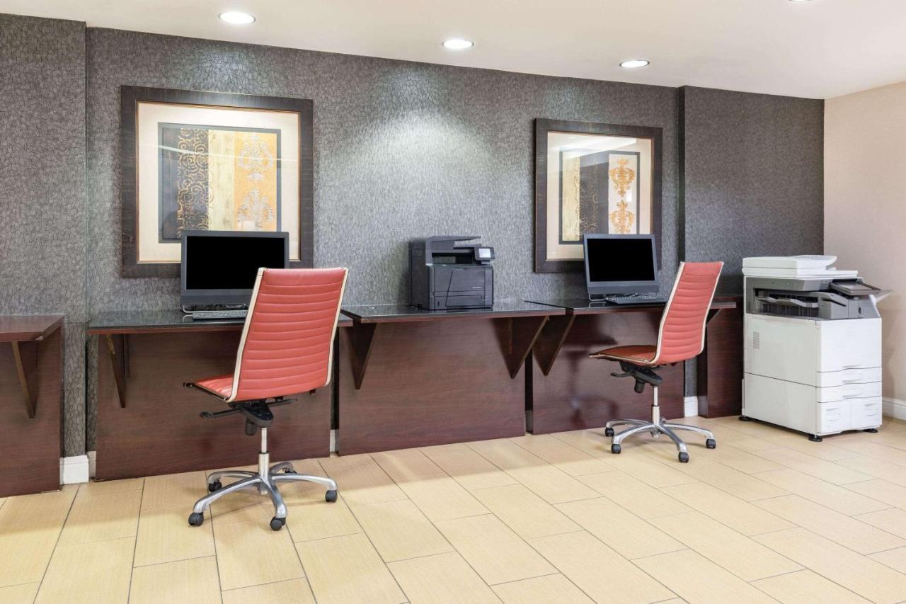 Wyndham Sacramento Hotell Carmichael Exteriör bild